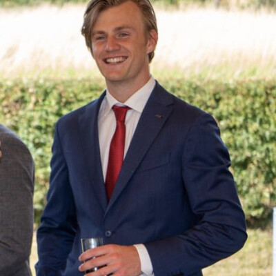 Robin zoekt een Kamer / Appartement / Huurwoning / Studio / Woonboot in Amsterdam