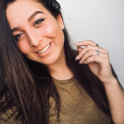 Nine  zoekt een Kamer in Amsterdam