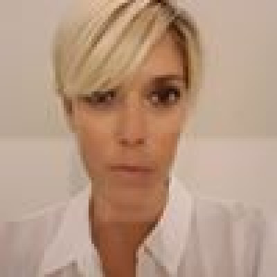 Kathy  zoekt een Appartement / Huurwoning / Studio in Amsterdam