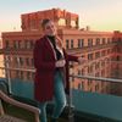 Loes  zoekt een Appartement / Studio in Amsterdam