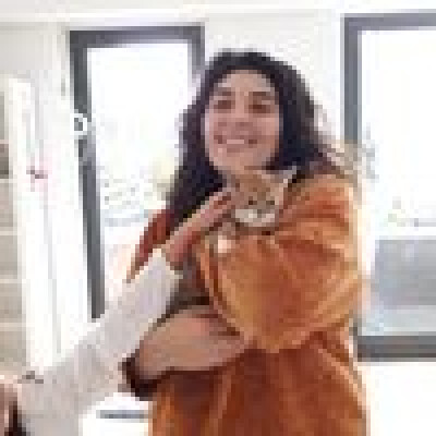 Azra  is looking for ::/str_naun(Room / Studio)::\ in Amsterdam