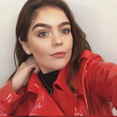 Olivia  zoekt een Kamer / Appartement / Studio in Amsterdam