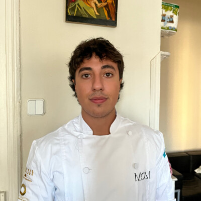 JORGE  is looking for an Apartment in Amsterdam