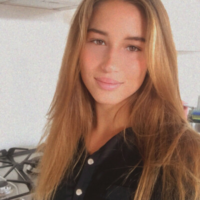 Rebeca is looking for ::/str_naun(Room / Apartment / Rental Property / Studio)::\ in Amsterdam