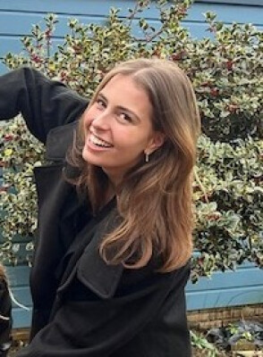 Esmee zoekt een Kamer / Appartement / Huurwoning / Studio in Amsterdam