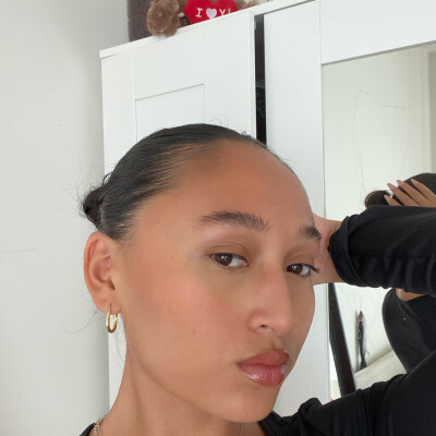 Anastasia is looking for ::/str_naun(Apartment / Studio)::\ in Amsterdam