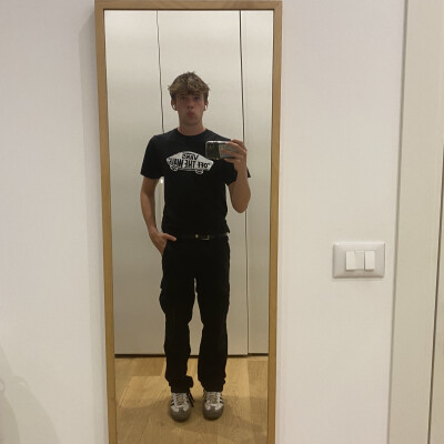 Pietro is looking for ::/str_naun(Room / Apartment)::\ in Amsterdam