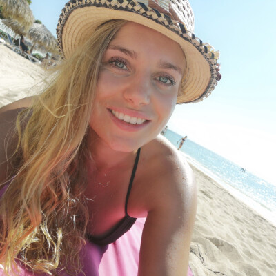 Anouk zoekt een Appartement / Huurwoning / Studio / Woonboot in Amsterdam