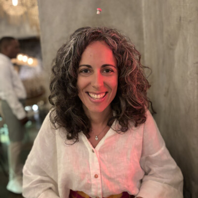 Maria Josefa zoekt een Kamer / Appartement / Huurwoning / Studio / Woonboot in Amsterdam