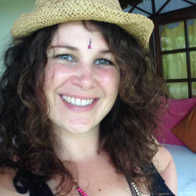 Jonna is looking for ::/str_naun(Apartment / Rental Property / Studio / HouseBoat)::\ in Amsterdam