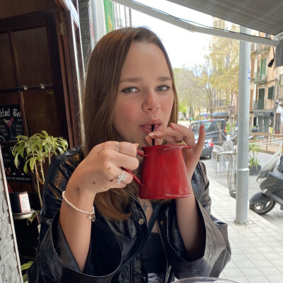 Tara  is looking for ::/str_naun(Room / Apartment / Studio)::\ in Amsterdam